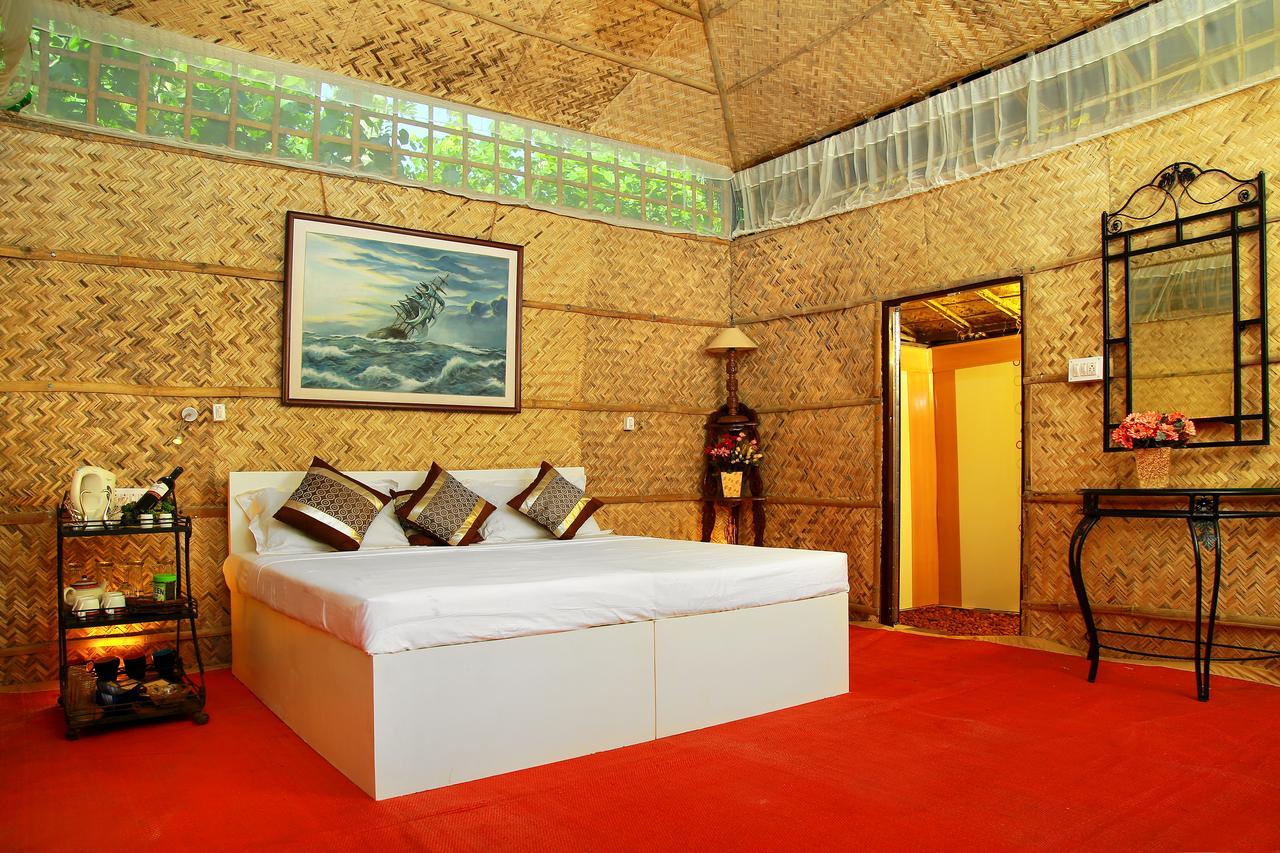 Colonels Beach Villa Alappuzha Esterno foto