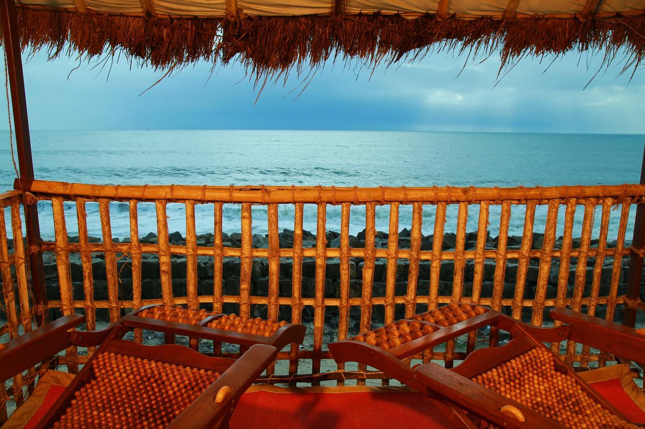 Colonels Beach Villa Alappuzha Esterno foto