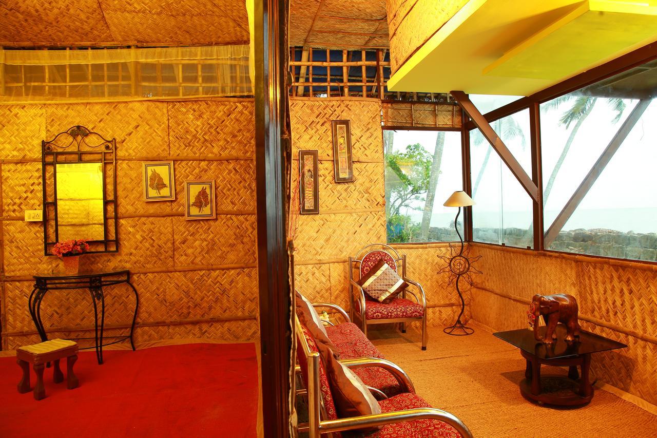 Colonels Beach Villa Alappuzha Esterno foto