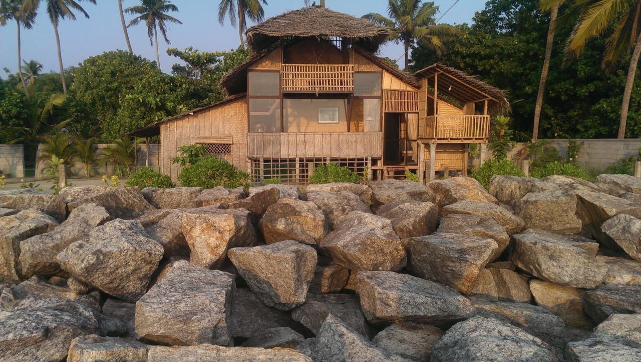 Colonels Beach Villa Alappuzha Esterno foto