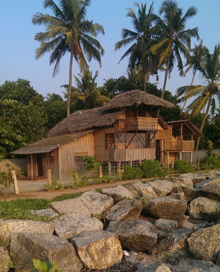 Colonels Beach Villa Alappuzha Esterno foto