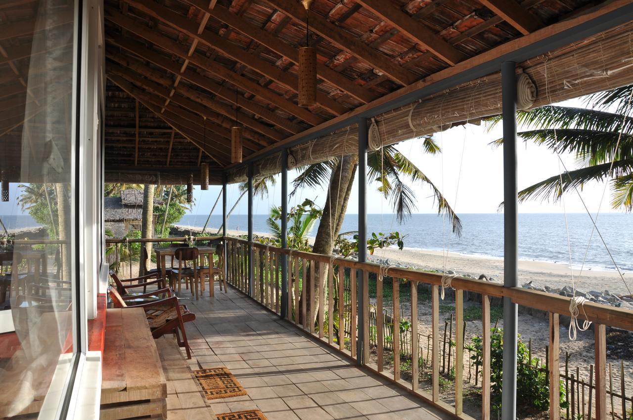 Colonels Beach Villa Alappuzha Esterno foto