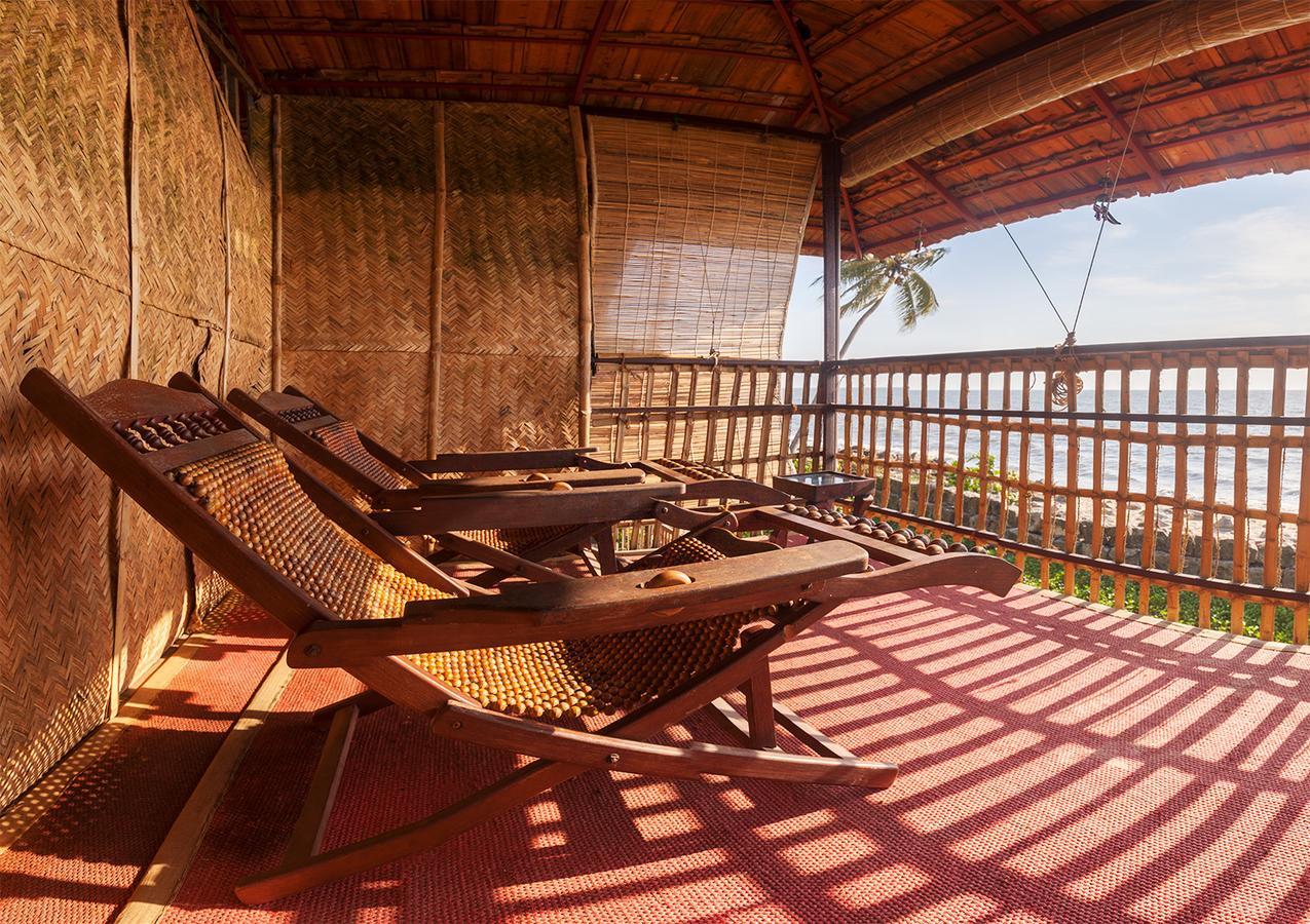 Colonels Beach Villa Alappuzha Esterno foto